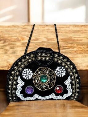 🆕 Magid Beaded Clutch Crossbody